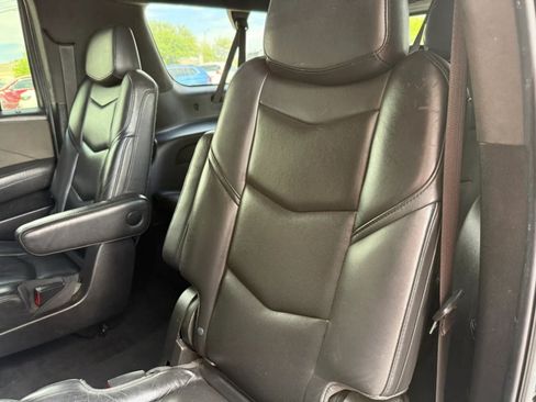 Used 2018 Cadillac Escalade ESV Platinum AWD/4WD image 47