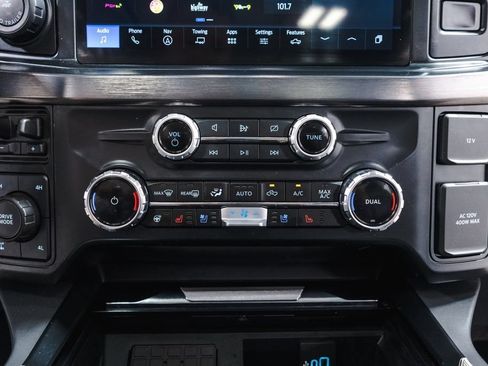 Used 2024 Ford F250 Lariat w/ Lariat Ultimate Package AWD/4WD image 15