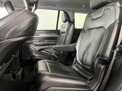 Used 2023 Jeep Grand Cherokee L Limited AWD/4WD image 41