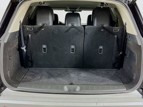 Used 2023 Nissan Pathfinder SL w/ Lighting Package (N92) FWD image 10