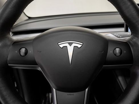Used 2021 Tesla Model Y Long Range AWD/4WD image 10