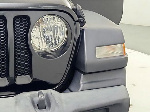 Used 2019 Jeep Wrangler Unlimited Sport S image 19