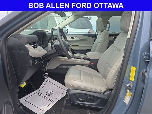 Used 2025 Ford Explorer Active w/ Active Comfort Package AWD/4WD image 13
