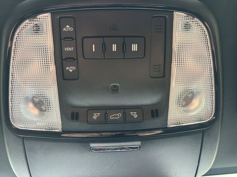 Used 2022 Dodge Durango R/T AWD/4WD image 21