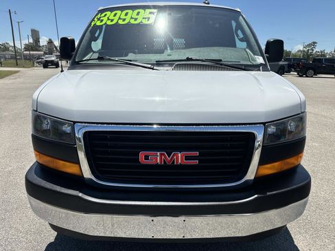 Used 2023 GMC Savana 2500 w/ Driver Convenience Package RWD image 9