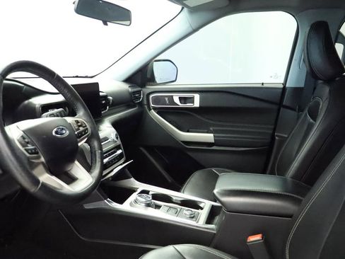 Used 2023 Ford Explorer XLT w/ Equipment Group 202A image 33