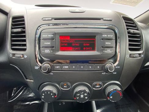 Used 2017 Kia Forte LX image 23