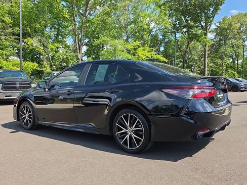 Used 2023 Toyota Camry SE FWD image 3
