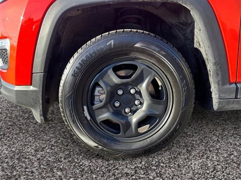 Certified 2018 Jeep Compass Sport w/ Tech Group image 10