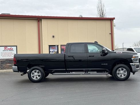 Used 2026 RAM 2500 Big Horn AWD/4WD image 6
