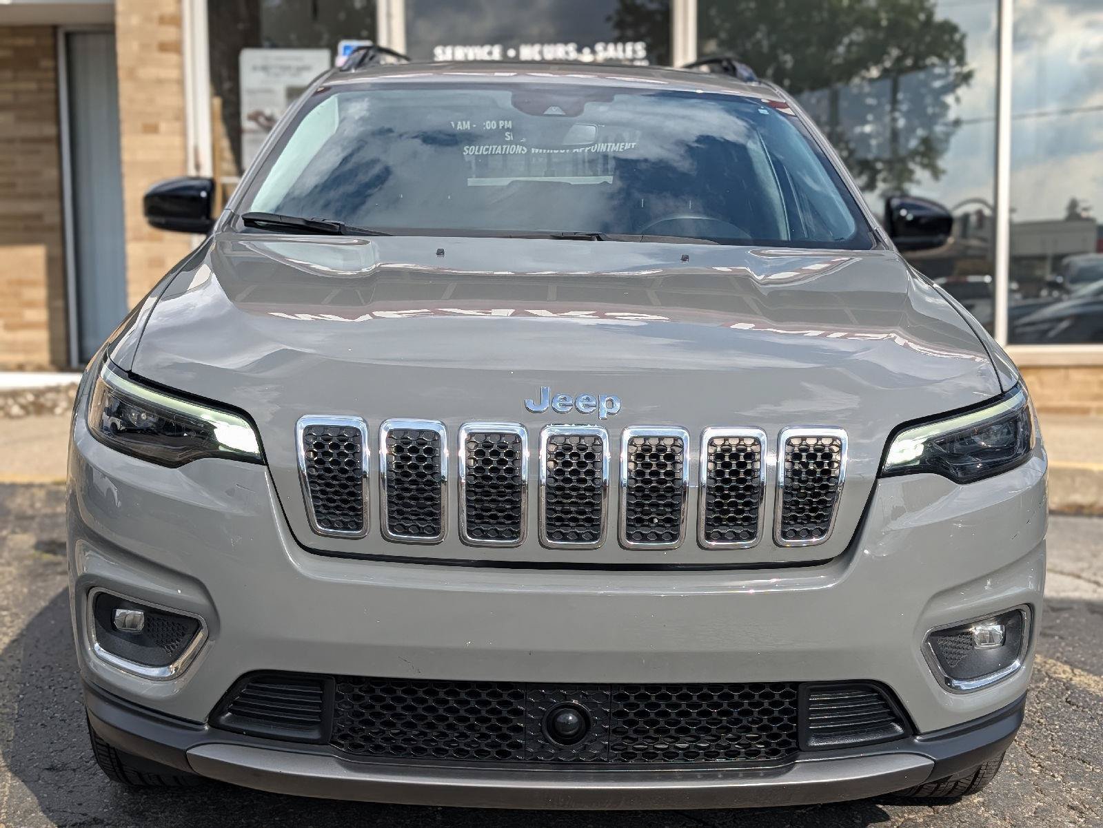 Used 2022 Jeep Cherokee Limited AWD/4WD image 8