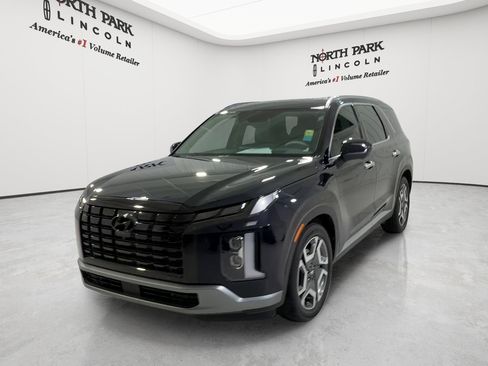 Used 2023 Hyundai Palisade Limited FWD image 1
