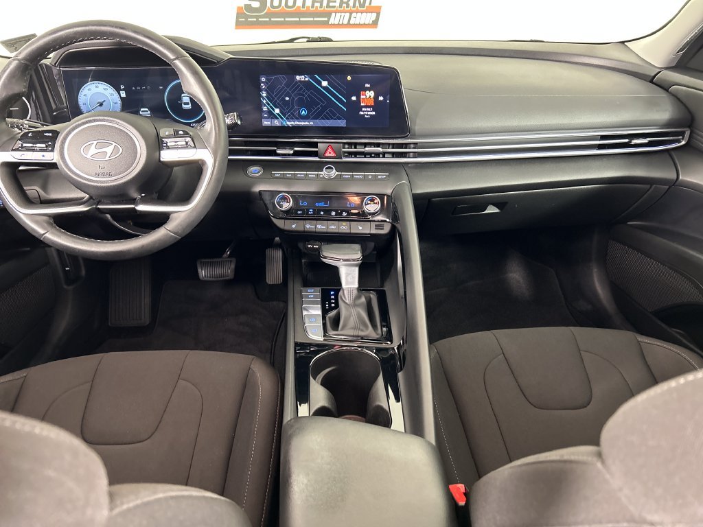 Used 2024 Hyundai Elantra SEL w/ Convenience Package FWD image 18
