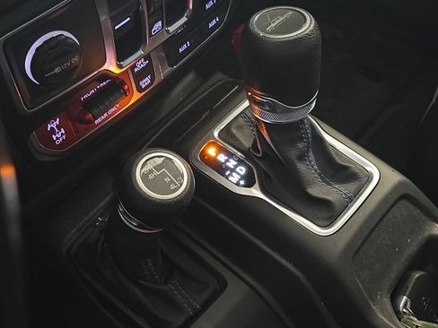 Used 2020 Jeep Gladiator Rubicon image 19