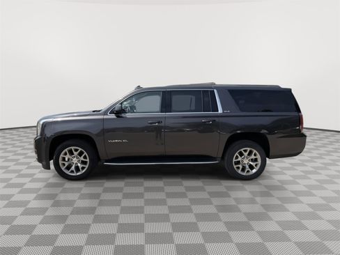 Used 2018 GMC Yukon XL SLE w/ SLE Value Package AWD/4WD image 4