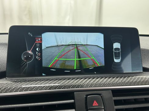 Used 2016 BMW M4 Convertible image 22