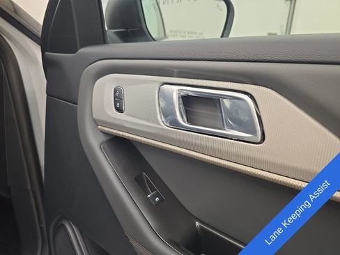 Certified 2026 Ford Explorer Active AWD/4WD image 11