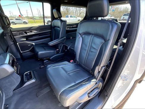 Used 2022 Jeep Wagoneer Series III w/ Flexible Seating Group image 25