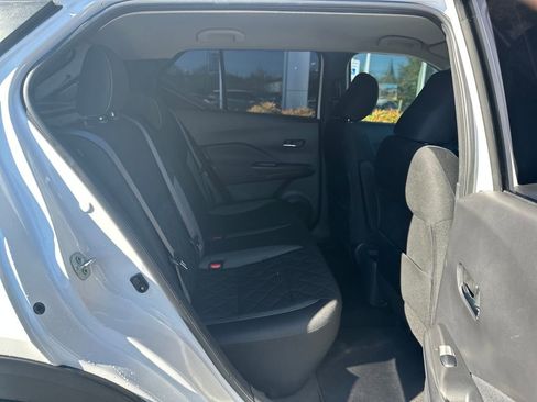 Used 2018 Nissan Kicks SV image 15