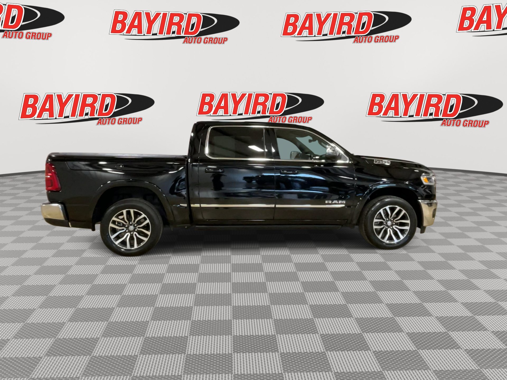 Used 2025 RAM 1500 Limited AWD/4WD image 9