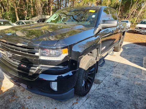 Used 2017 Chevrolet Silverado 1500 LTZ Z71 w/ LTZ Plus Package image 2