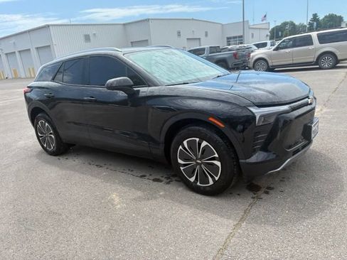 Used 2024 Chevrolet Blazer EV LT AWD/4WD image 4
