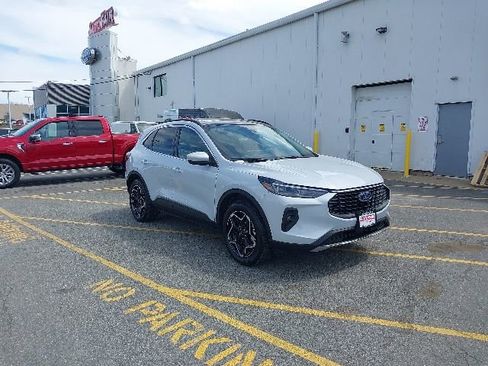 Certified 2025 Ford Escape Platinum w/ Class II Trailer Tow Package AWD/4WD image 1