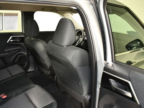 Used 2024 Mitsubishi Outlander ES image 41