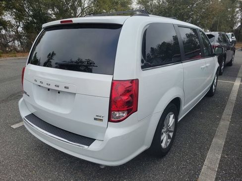 Used 2018 Dodge Grand Caravan SXT image 4