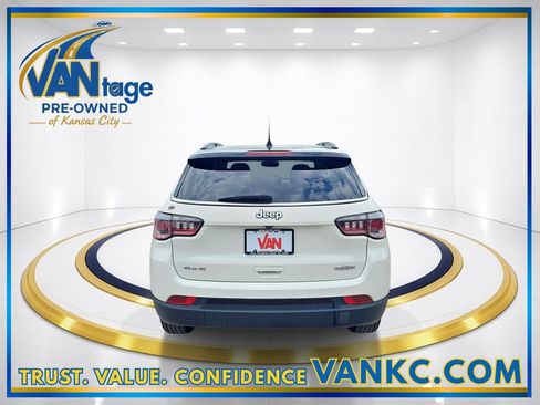 Used 2019 Jeep Compass Latitude w/ Cold Weather Group AWD/4WD image 7