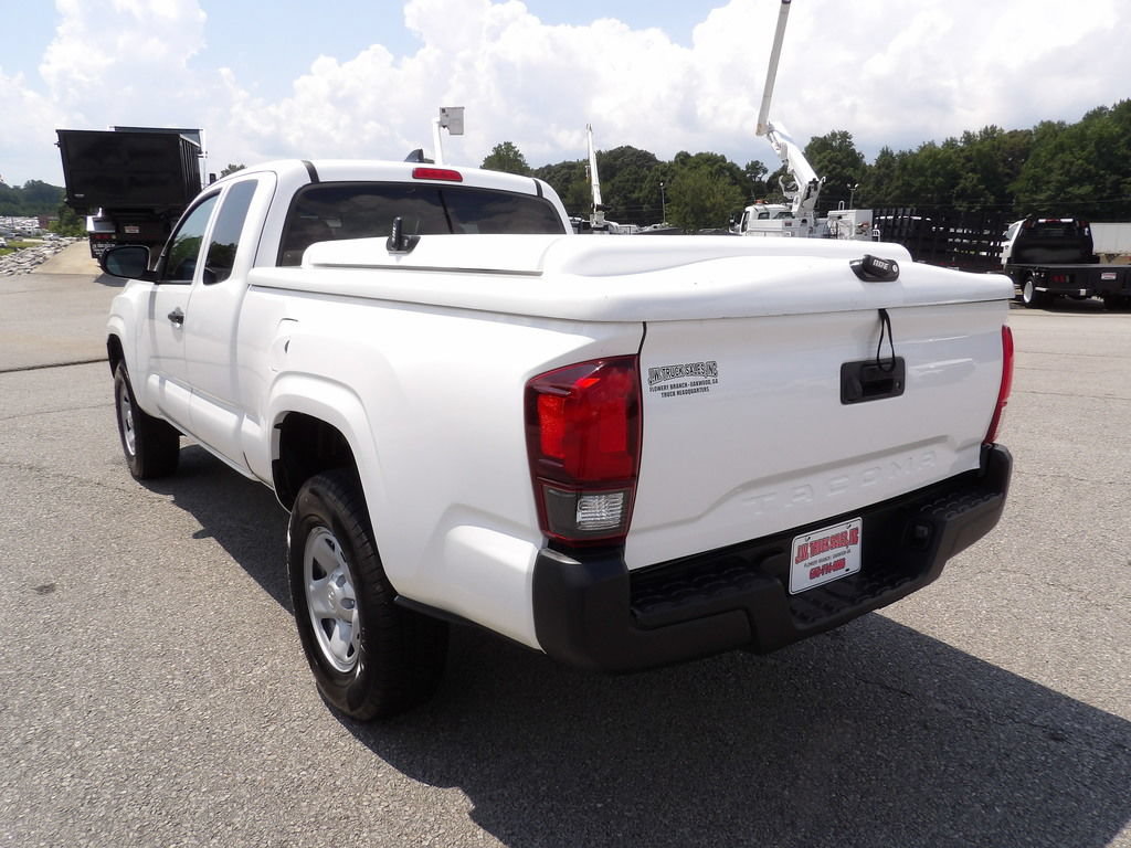 Used 2020 Toyota Tacoma SR RWD image 5