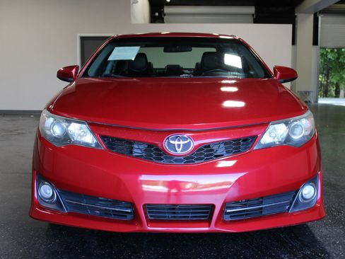 Used 2014 Toyota Camry SE FWD image 7