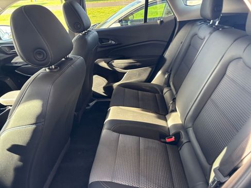 Used 2025 Chevrolet Trax LT image 24