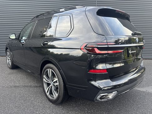 Used 2026 BMW X7 xDrive40i w/ M Sport Package AWD/4WD image 3