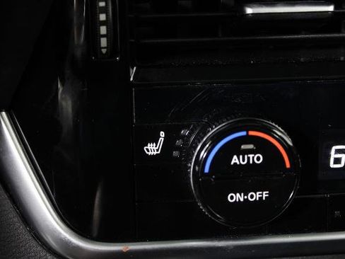 Certified 2021 Nissan Rogue SV w/ Premium Package image 27