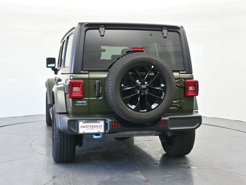 Used 2023 Jeep Wrangler Unlimited Sahara w/ Cold Weather Group AWD/4WD image 7