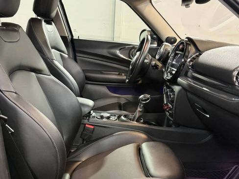 Used 2018 MINI Cooper Clubman FWD image 6
