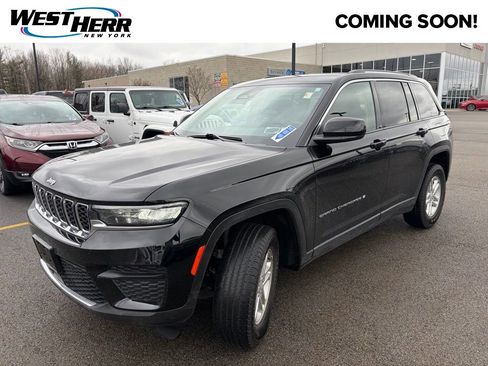 Used 2022 Jeep Grand Cherokee Laredo w/ Luxury Tech Group I image 3