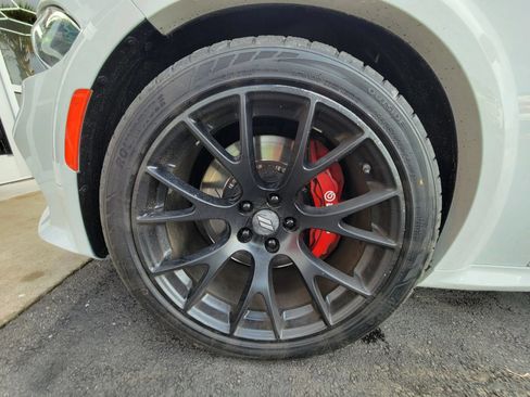 Used 2019 Dodge Charger Scat Pack w/ Dynamics Package RWD image 21