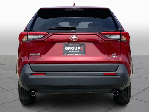 Used 2024 Toyota RAV4 LE AWD/4WD image 7