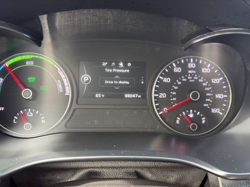 Used 2017 Kia Optima Premium FWD image 28