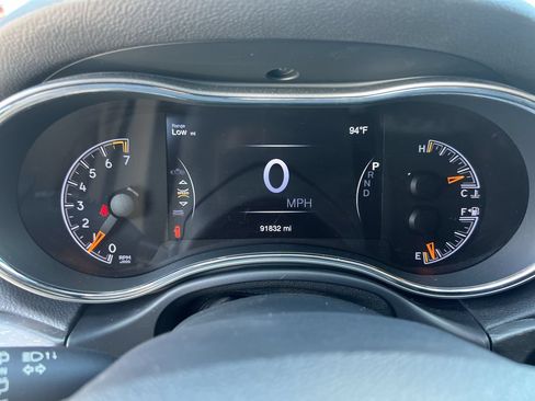 Used 2018 Jeep Grand Cherokee Altitude RWD image 21