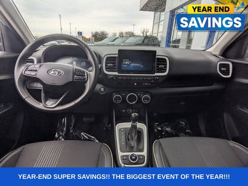 Used 2025 Hyundai Venue Limited image 19