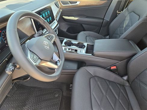 New 2026 Volkswagen Atlas SE image 11