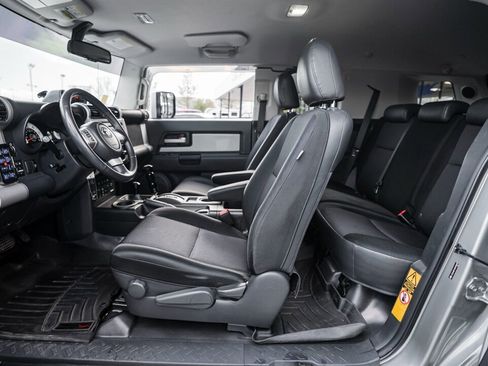 Used 2010 Toyota FJ Cruiser Base image 15