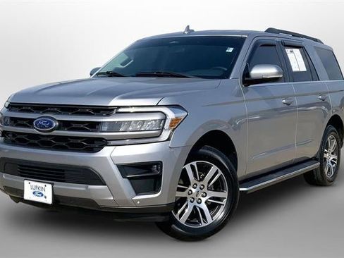 Used 2022 Ford Expedition XLT image 12