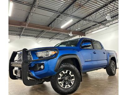 Used 2017 Toyota Tacoma TRD Off-Road w/ Tow Package (A/T)