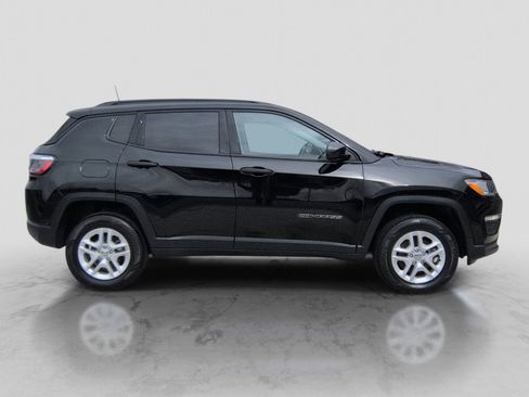 Used 2018 Jeep Compass Sport w/ Cold Weather Group AWD/4WD image 9