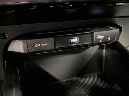 Used 2024 Kia Niro Wind w/ Wind Preserve Package FWD image 29