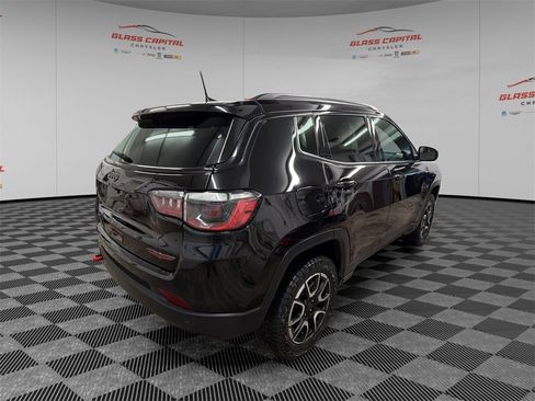 Used 2024 Jeep Compass Trailhawk image 7